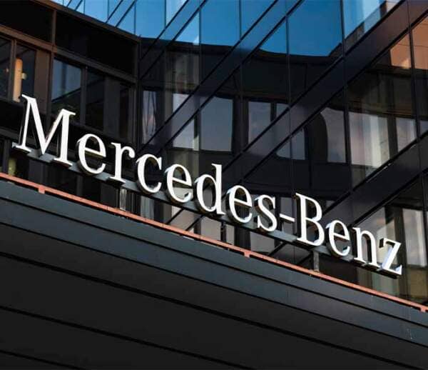 verlichte 3D letters mercedes de mulders verlichte 3D letters black & white