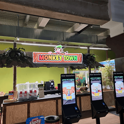 lichtbak reclame monkey town voorbeeld van lichtbak reclame in de vorm van Monkey Town